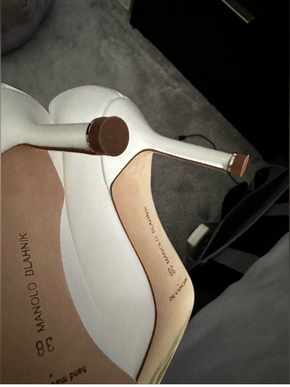Manolo Blahnik White Pointed Toe Crystal-Embellished Pumps - Picture 4 of 6